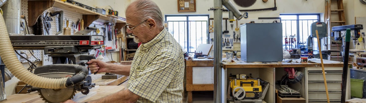 Amenities include a workshop for all kind of craftsmen